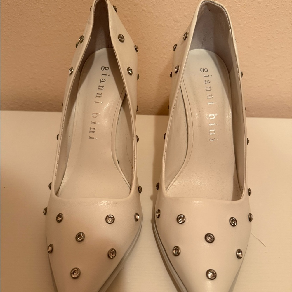 Gianni Bini White Studded Heels Elegant Design